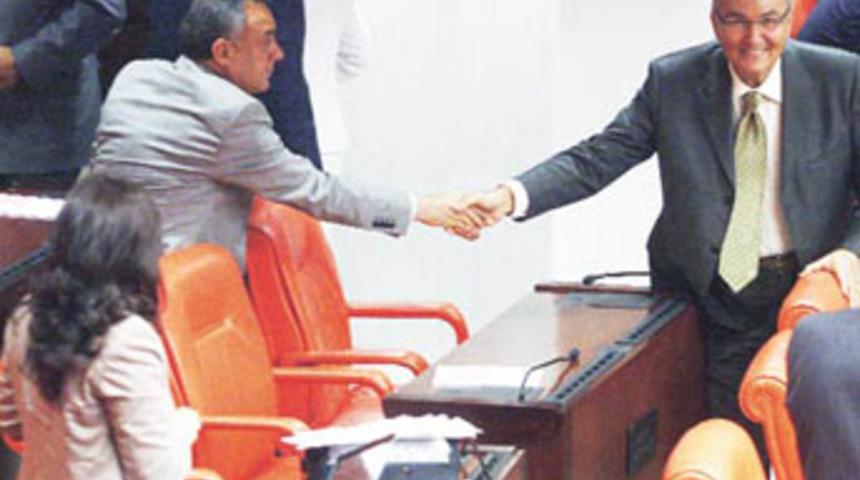 Baykal, O'nu g&ouml;rmezden geldi!