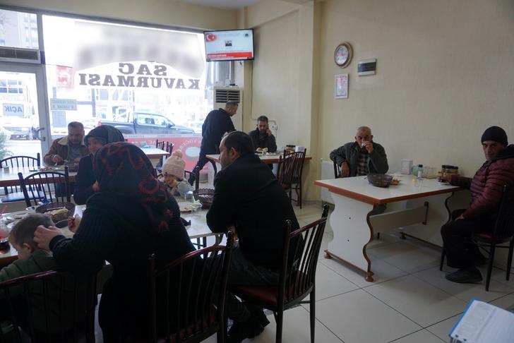 7 saniyede pişiyor, porsiyonu 120 liradan satılıyor! İlçede sadece 2 ustası kaldı: "Eşsiz bir lezzet" G5