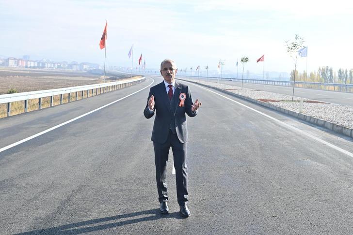 Otoyollarda yeni dönem: Daha hızlı ve güvenli geçiş için düğmeye basıldı! Serbest Geçiş Sistemi Türkiye çapında devreye giriyor G1