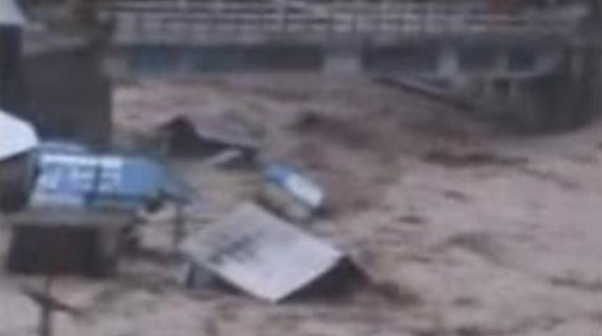 Felaketten &ccedil;arpıcı g&ouml;r&uuml;nt&uuml;ler