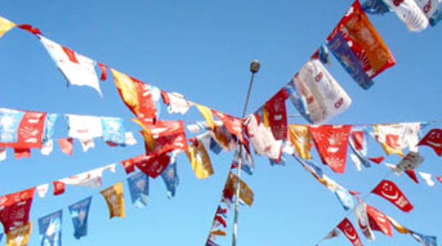 AK Parti&rsquo;den referandum kitap&ccedil;ığı