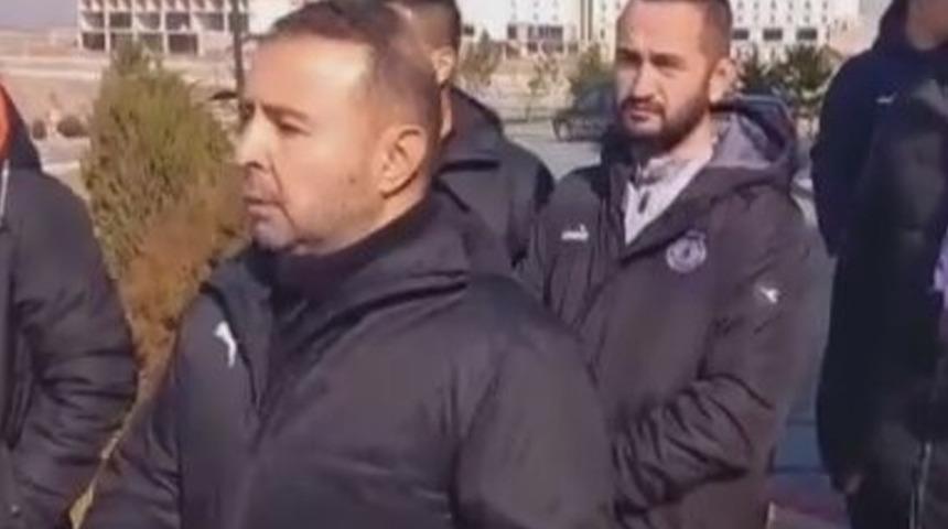 Afyonspor’da yönetim ulaşım firmasının ödemesini yapmayınca futbolcular stada yürüyerek gitti