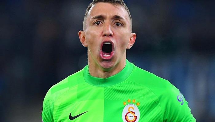Galatasaray'da Fernando Muslera efsanesi sona eriyor! TFF 1. Lig ekibi Uruguaylı kaleciye reddedilmesi zor bir teklif sundu