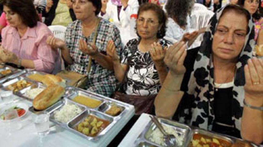 Bu da oldu; bir il orucunu erken a&ccedil;tı