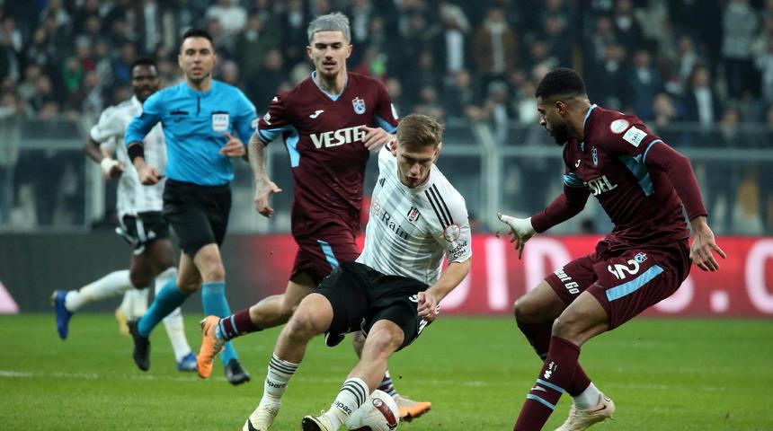 Trabzonspor'dan Beşiktaş derbisinin devre arasında olay yaratan paylaşım!