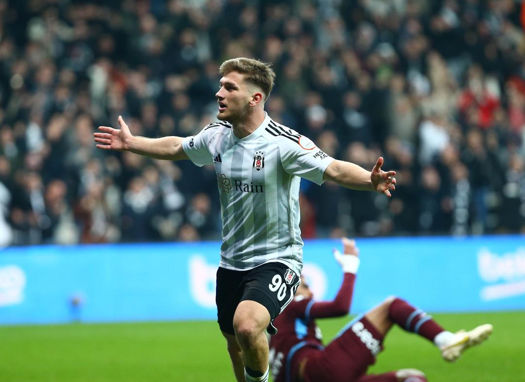 Derbinin kahramanı Beşiktaş'ın yerli Ag&uuml;ero'su Semih Kılı&ccedil;soy'dan ma&ccedil;ın ardından Arda G&uuml;ler ve Sacha Boey sorusuna yanıt!