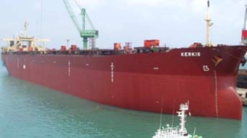 Dev gemi Boğaz'dan geçecek