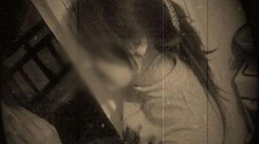 Hemşireleri gizlice &ccedil;ekmiş