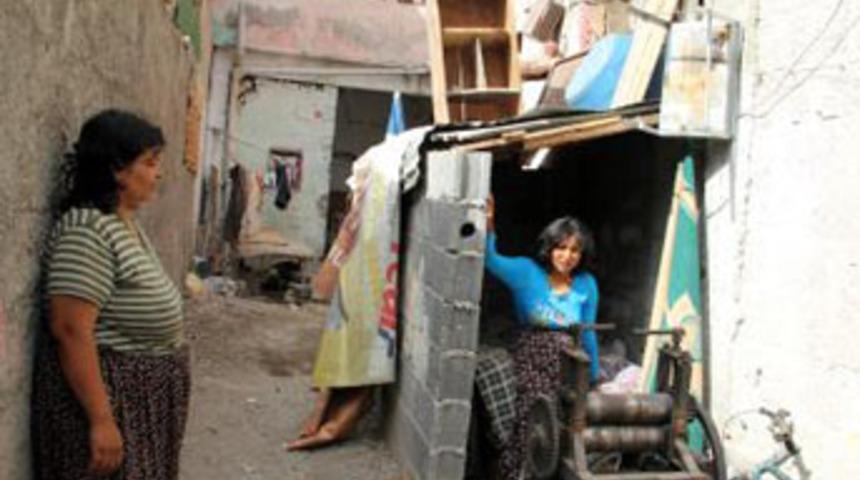 Bu kıza sahip &ccedil;ıkın, yoksa tecav&uuml;z edecekler