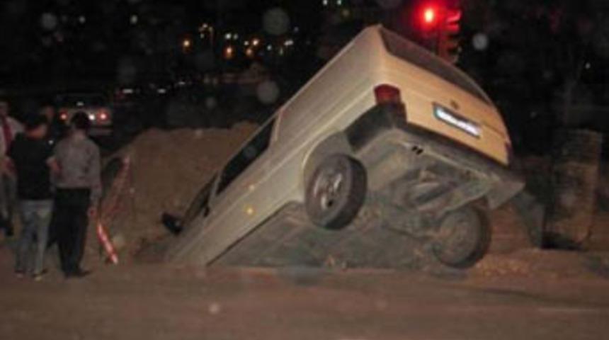 Minib&uuml;s, belediye &ccedil;ukuruna d&uuml;şt&uuml;