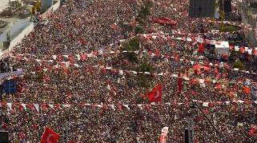 Kılı&ccedil;daroğlu'ndan İstanbul'da tarihi miting