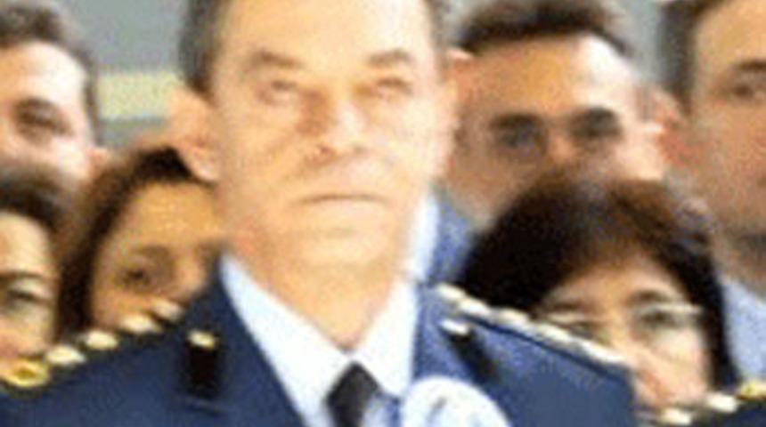 Albay makam odasında intihar etti