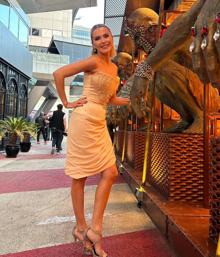 Ece Erken'in başı takıntılı hayranıyla dertte! Kapısına kadar dayandı: "Beni dağa kaldırmakla tehdit ediyor" G1