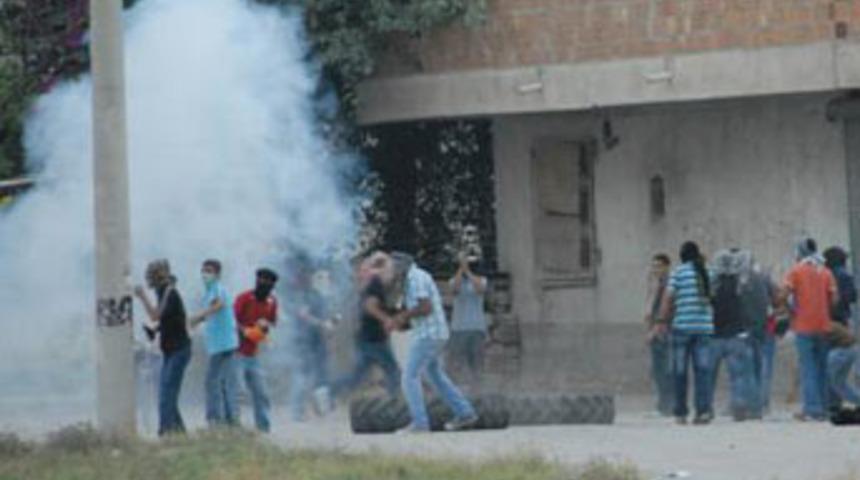 Polise atacağı patlayıcı elinde patladı