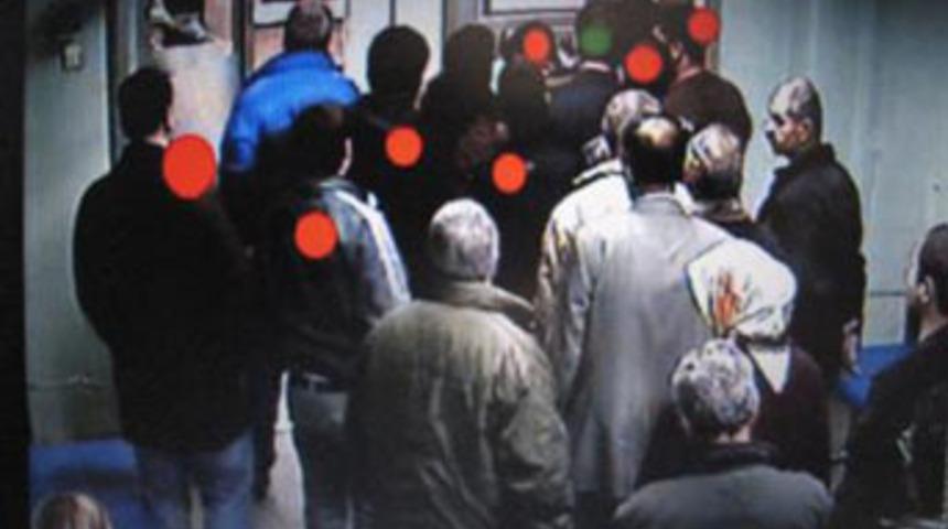 İşte b&ouml;yle soyuyorlar