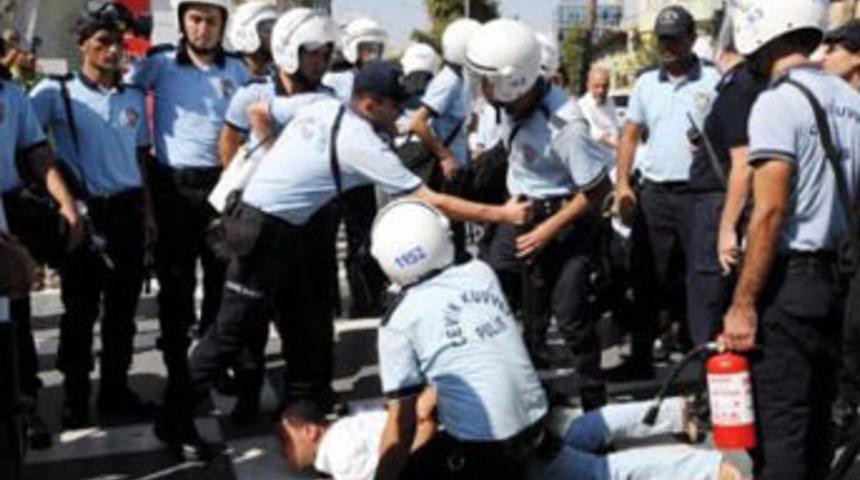 Halk otobüsü şoförleri birbirine girdi