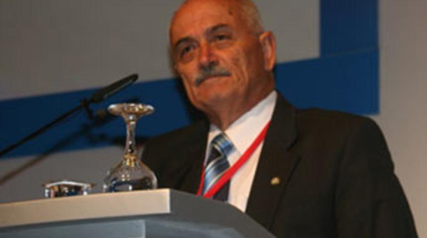 Eski bakandan şok teklif...