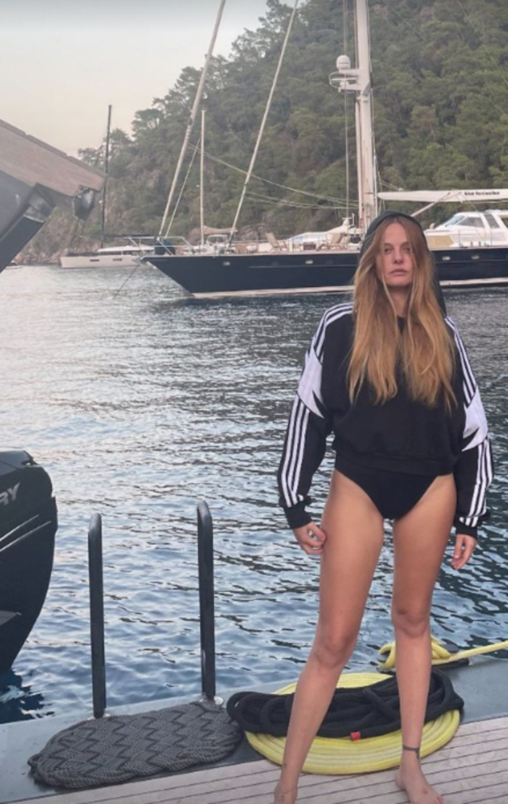 Haziran Gecesi'nin Havin'i Naz Elmas'ın son hali şaşırttı... Oyuncu siyah bikinisiyle pozlarını paylaştı! Paylaşıma yorum yağdı G3