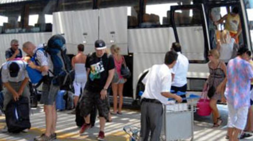 18 bin turist Ege'yi terk ediyor