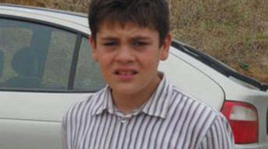 Oğlunun g&ouml;zleri &ouml;n&uuml;nde