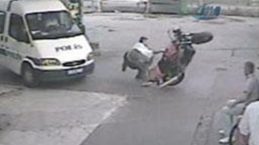 Polis zanlıya yapıştı