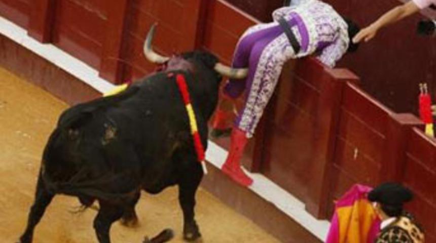 Karizmayı fena &ccedil;izdirdi