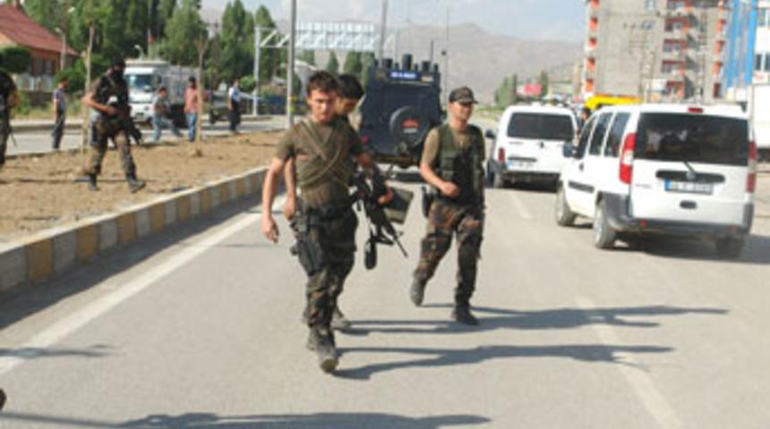 Yaralı Y&uuml;zbaşı da şehit oldu