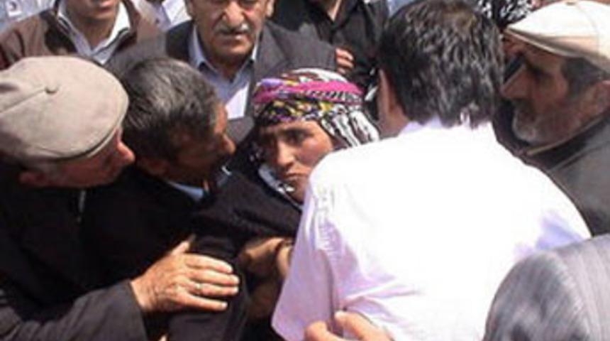 Bir tarafta şehit cenazesi diğer tarafta...