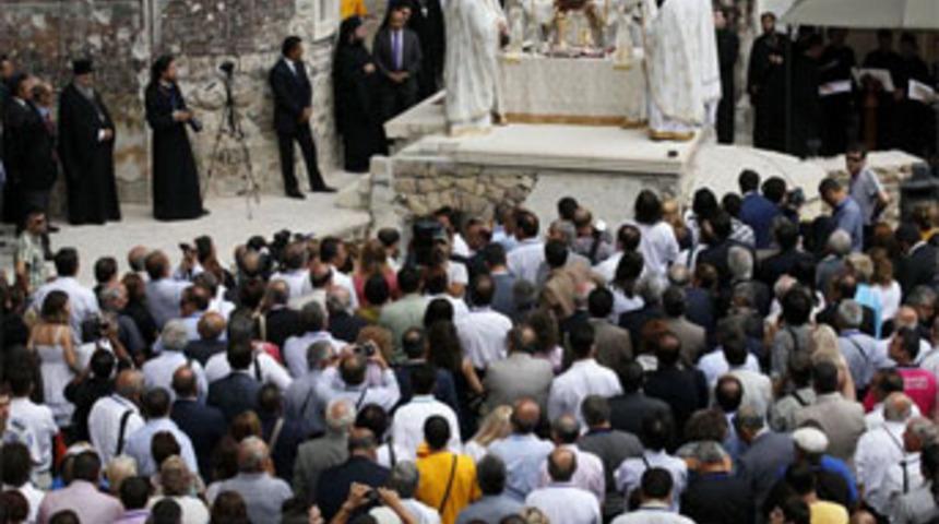 Padişahlara teşekk&uuml;r etti