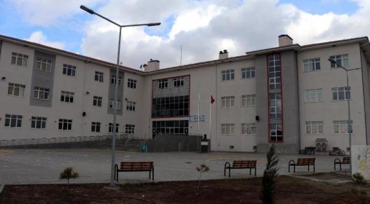 Öğretmen ilk görev gününde müdür yardımcısının odasında veli tarafından vuruldu! Gönül ilişkisi detayı dikkat çekti G3