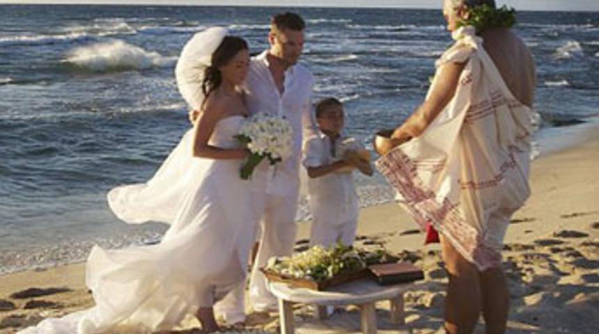 Gizli d&uuml;ğ&uuml;n&uuml;n fotoğrafları ortaya &ccedil;ıktı