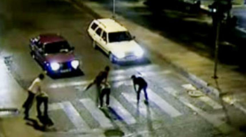 Kırmızı ışıkta birdirbir!