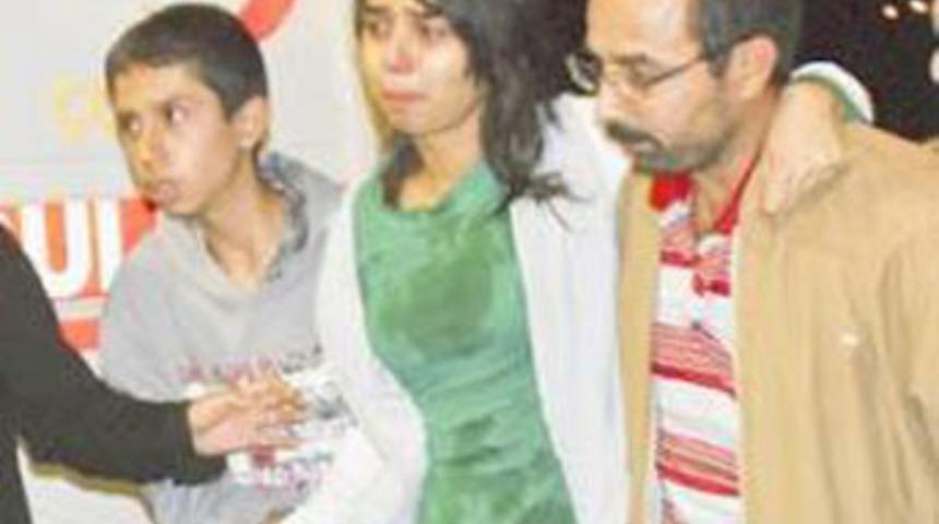 Parkta gezen gen&ccedil; kıza Pitbull saldırdı