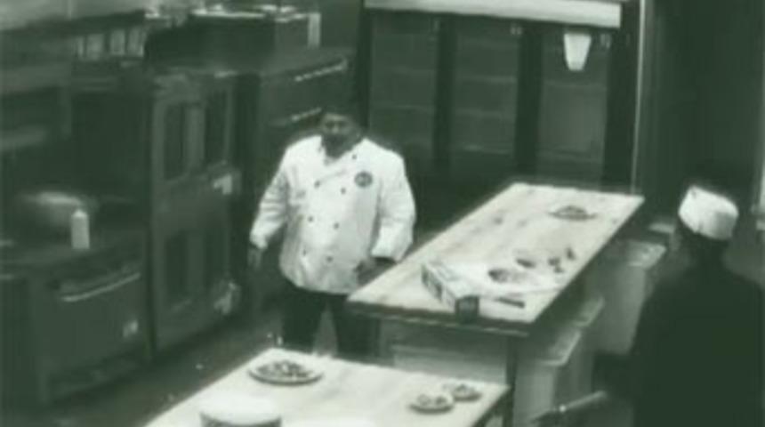 &Ccedil;ılgın şef ter&ouml;r estirdi