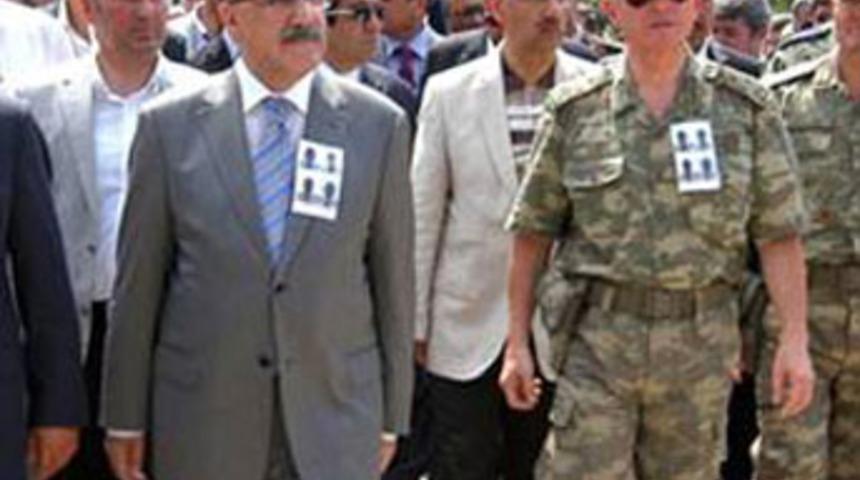 İ&ccedil;işleri Bakanı&rsquo;ndan o fotoğrafa a&ccedil;ıklama