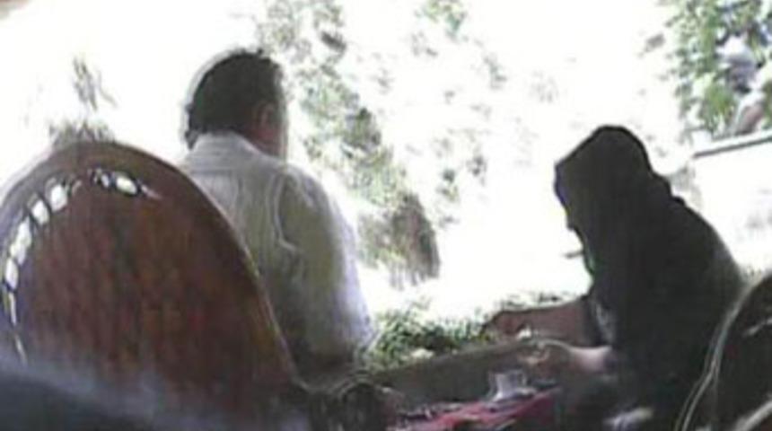 Gardiyanlar rüşvet alırken yakalandı