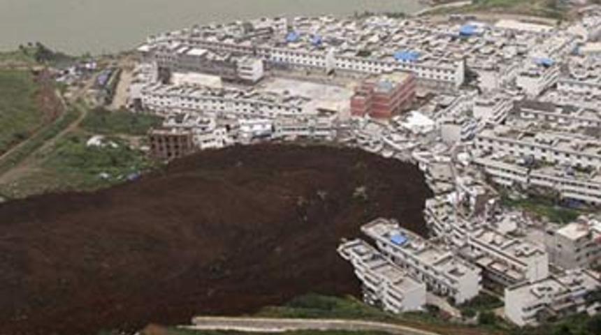 &Ccedil;amur koca kenti b&ouml;yle yuttu!