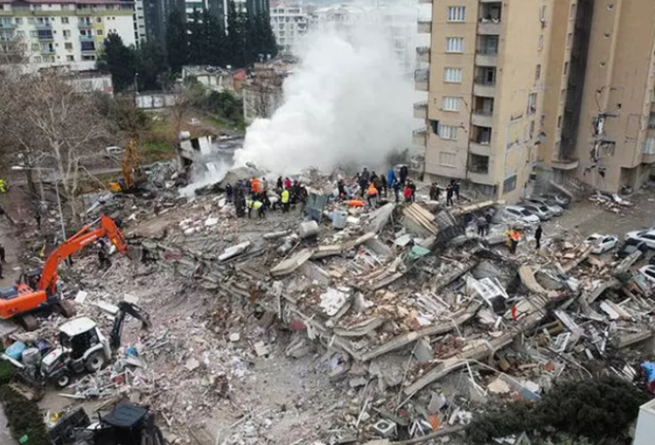 Oğuzhan Uğur'dan sitem dolu deprem paylaşımı... "O yüzden süslü cümlelerle edebiyat parçalayacak halim yok" G2