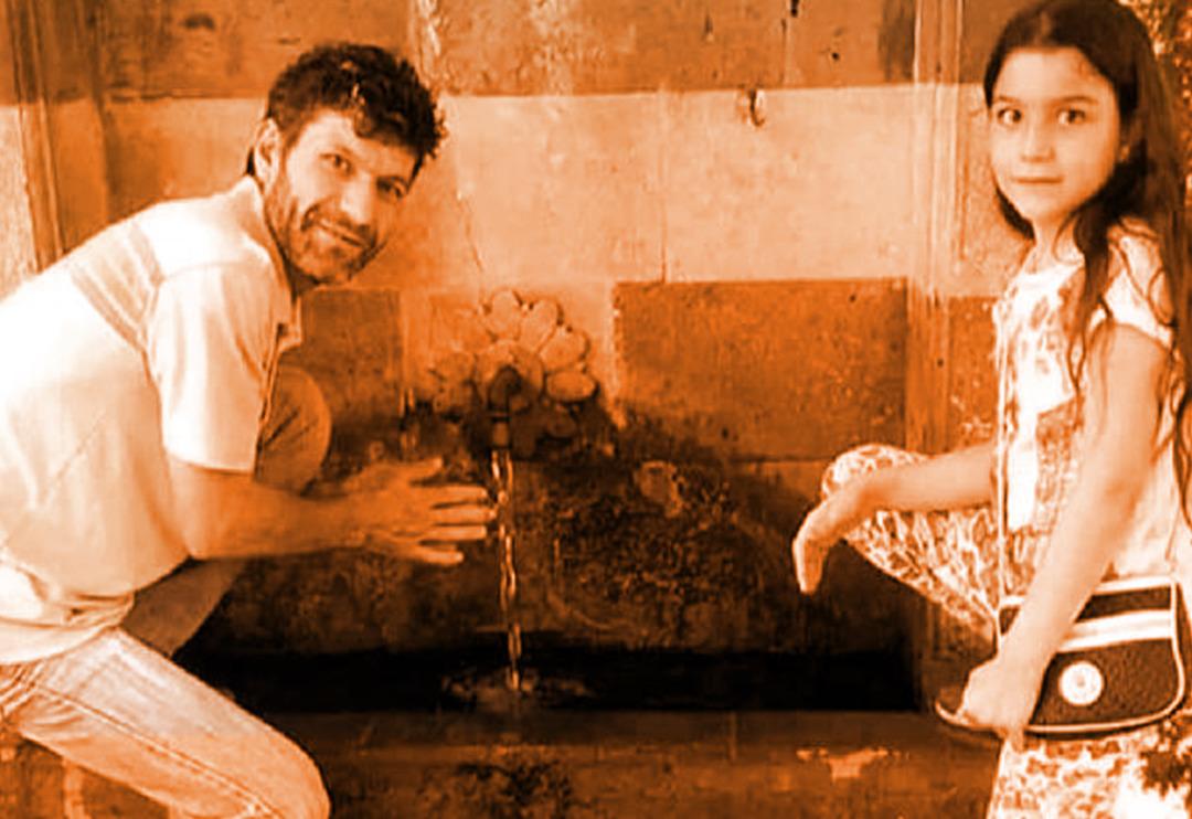 Depremin simgesi olan kare t&uuml;m d&uuml;nyayı ağlatmıştı! Acılı baba 1 yıl sonra konuştu: Anında gitmiş anında...