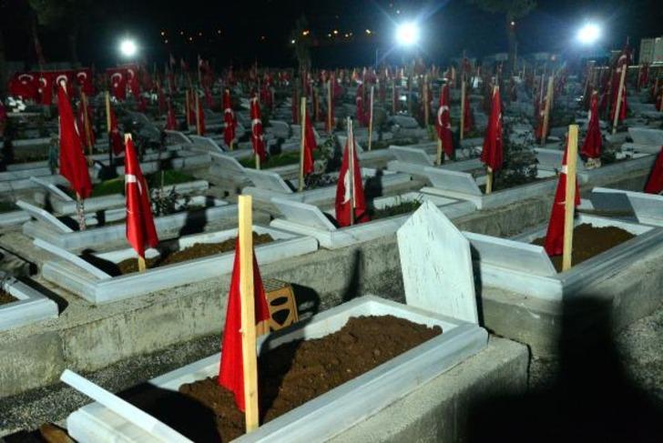 Depremin simgesi olan kare tüm dünyayı ağlatmıştı! Acılı baba 1 yıl sonra konuştu: Anında gitmiş anında... G5