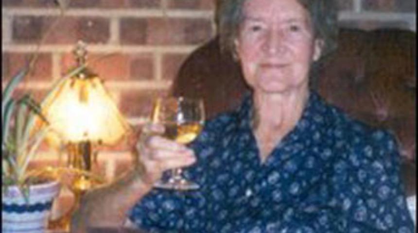 100 yaşına giren annesini kıskanıp öldürdü