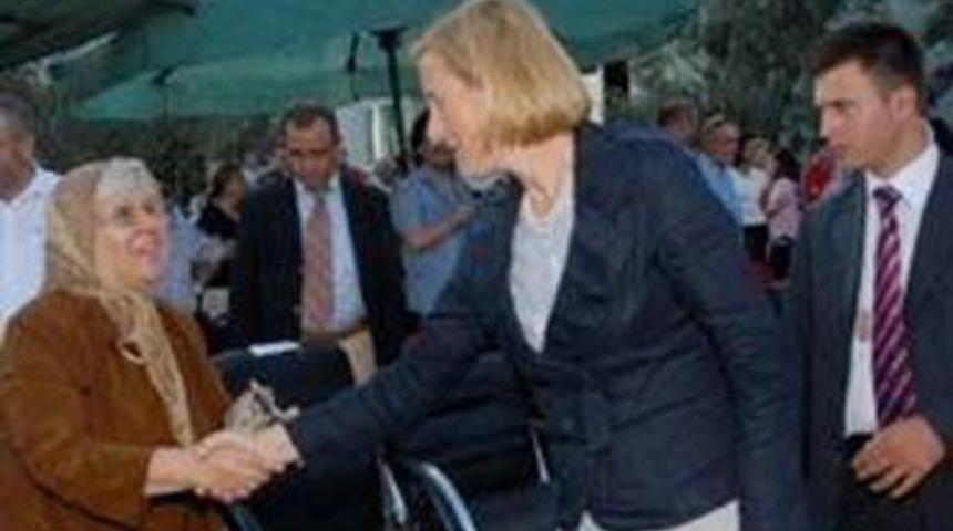 Bakan Kavaf&rsquo;tan b&uuml;y&uuml;k gaf