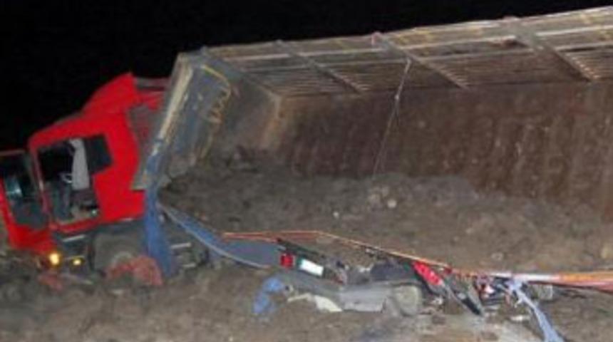 D&uuml;ğ&uuml;ne giderken facia: 7 &ouml;l&uuml;