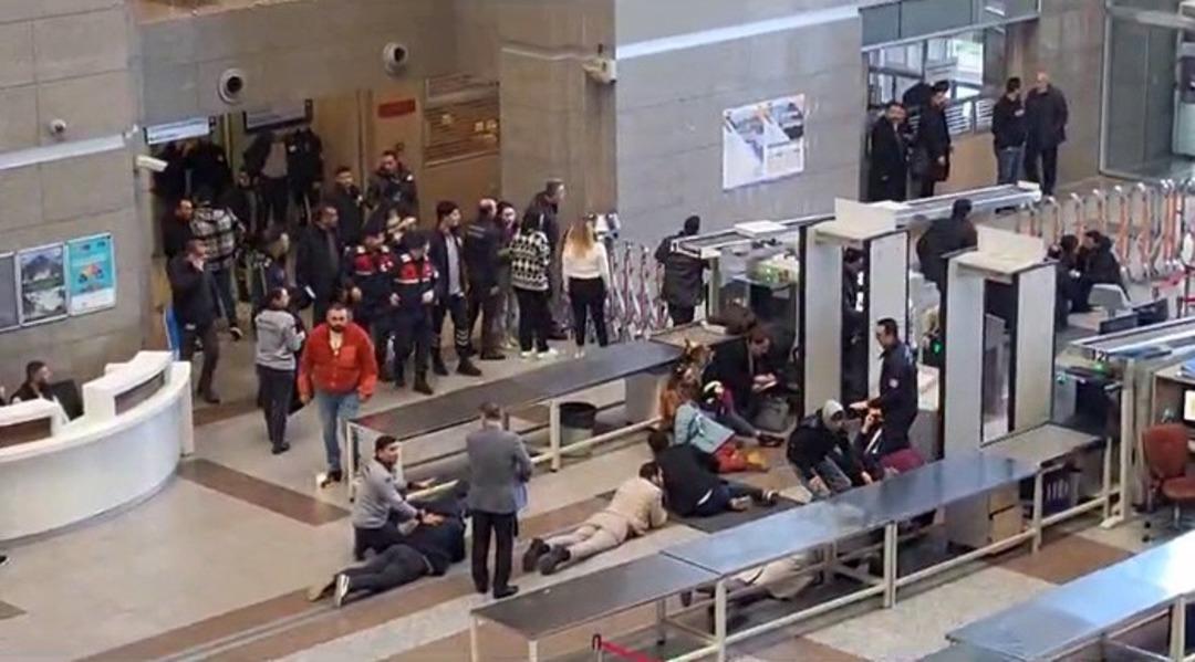 SON DAKİKA | &Ccedil;ağlayan Adliyesi &ouml;n&uuml;nde polis noktasına silahlı saldırı! Bakan Yerlikaya a&ccedil;ıkladı: 3'&uuml; polis 6 yaralı