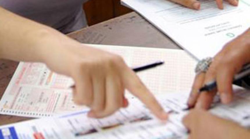 Komisyon da sorular da değişiyor