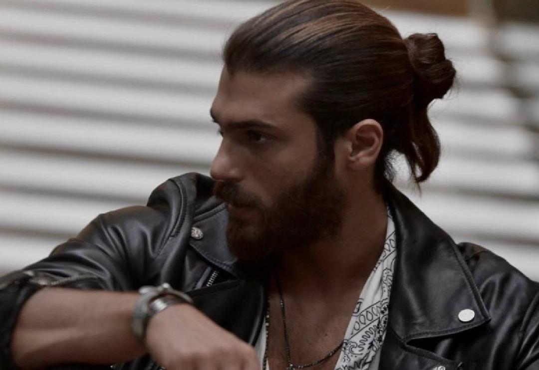 Can Yaman kaslarını paylaştı! "30 g&uuml;nde nasıl 10 kilo verdim?"