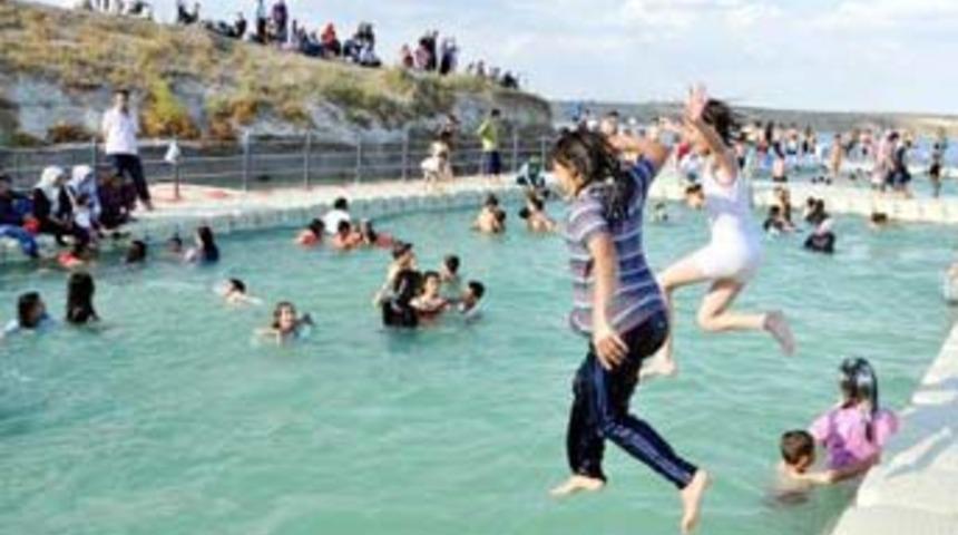 Burası 'Fırat beach'