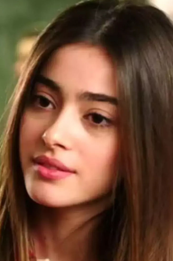 Herkes onu doğal güzel sanıyordu... Yabani'nin Rüya'sı Simay Barlas'ın eski hali sosyal medyada gündem oldu G2