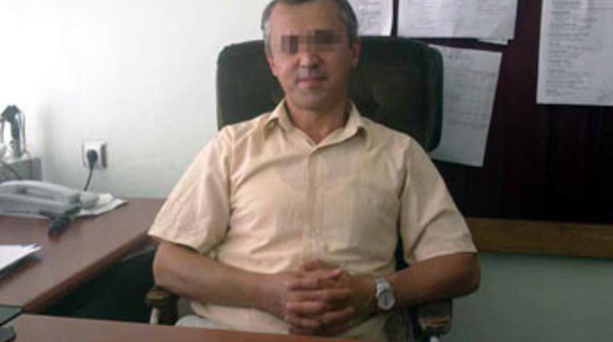 Babasını &ouml;ld&uuml;rd&uuml;, 8 kişiyi yaraladı