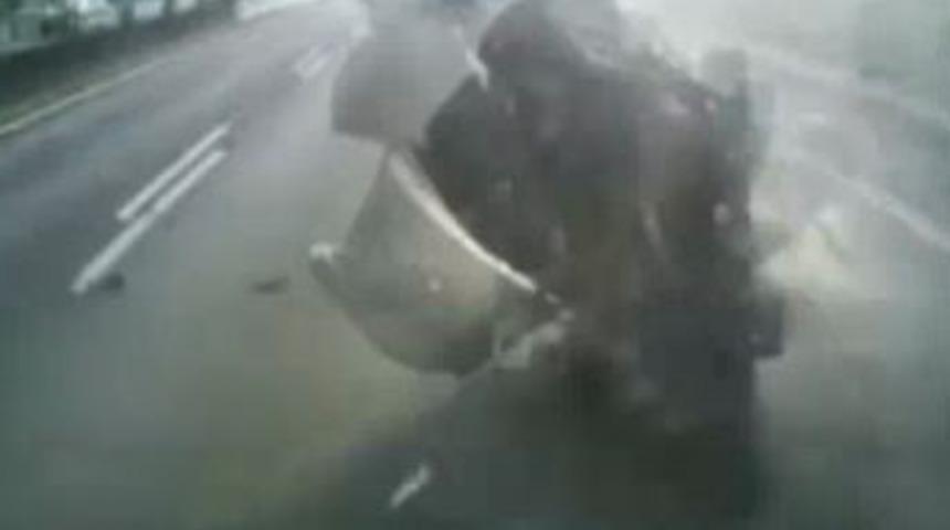 Otomobil u&ccedil;tu